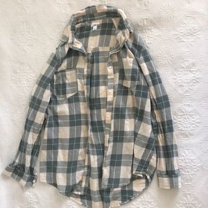 *** Green and Cream Plaid Button Up Shirt ***
